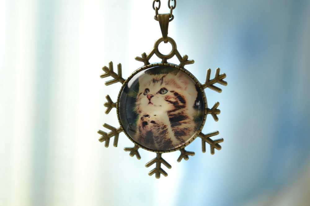 Steampunk Praying Cat Necklace,kitty Making A Pray Pendnat Necklace,snow Flake Pendant,wish Picture Necklace Jewelry (xl021)