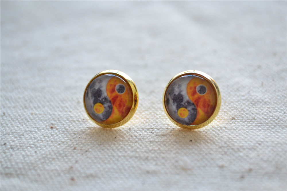 Tai Chi Earrings,moon And Sun Picture Earrings, Post Earring,ear Stud,cosmic Universe Jewelry (eh014)